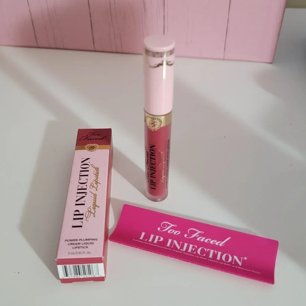 Too faced Lip Injection Liquid lipstick in Big Lip Energy